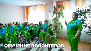 Волонтёры помогают спортсменам